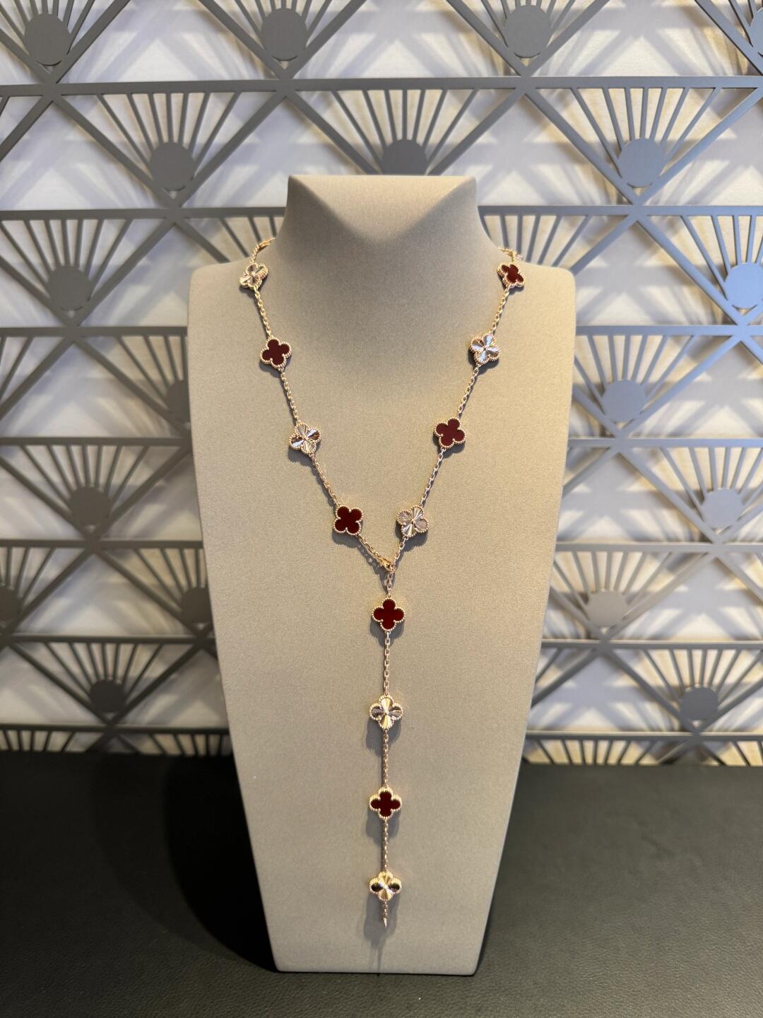 [Elowen jewelsry ]CLOVER 20 MOTIFS LASER CARNELIAN NECKLACE