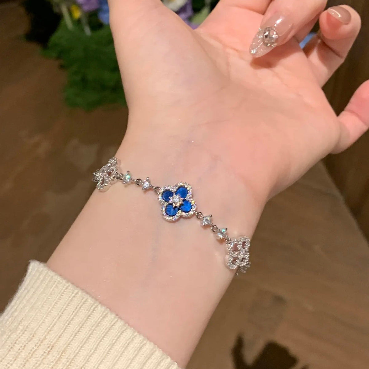 [Elowen jewelsry ]クローバー 5モチーフ ピンク・ブルー・レッド・ホワイト ブレスレット
