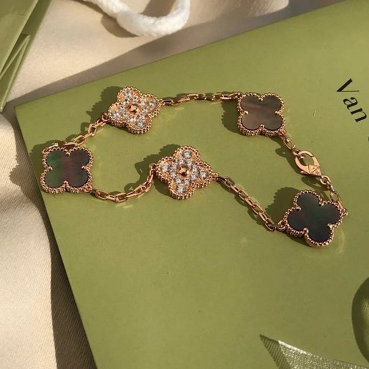 [Elowen jewelry] クローバー 5モチーフ グレーマザーオブパール ブレスレットコレクション
