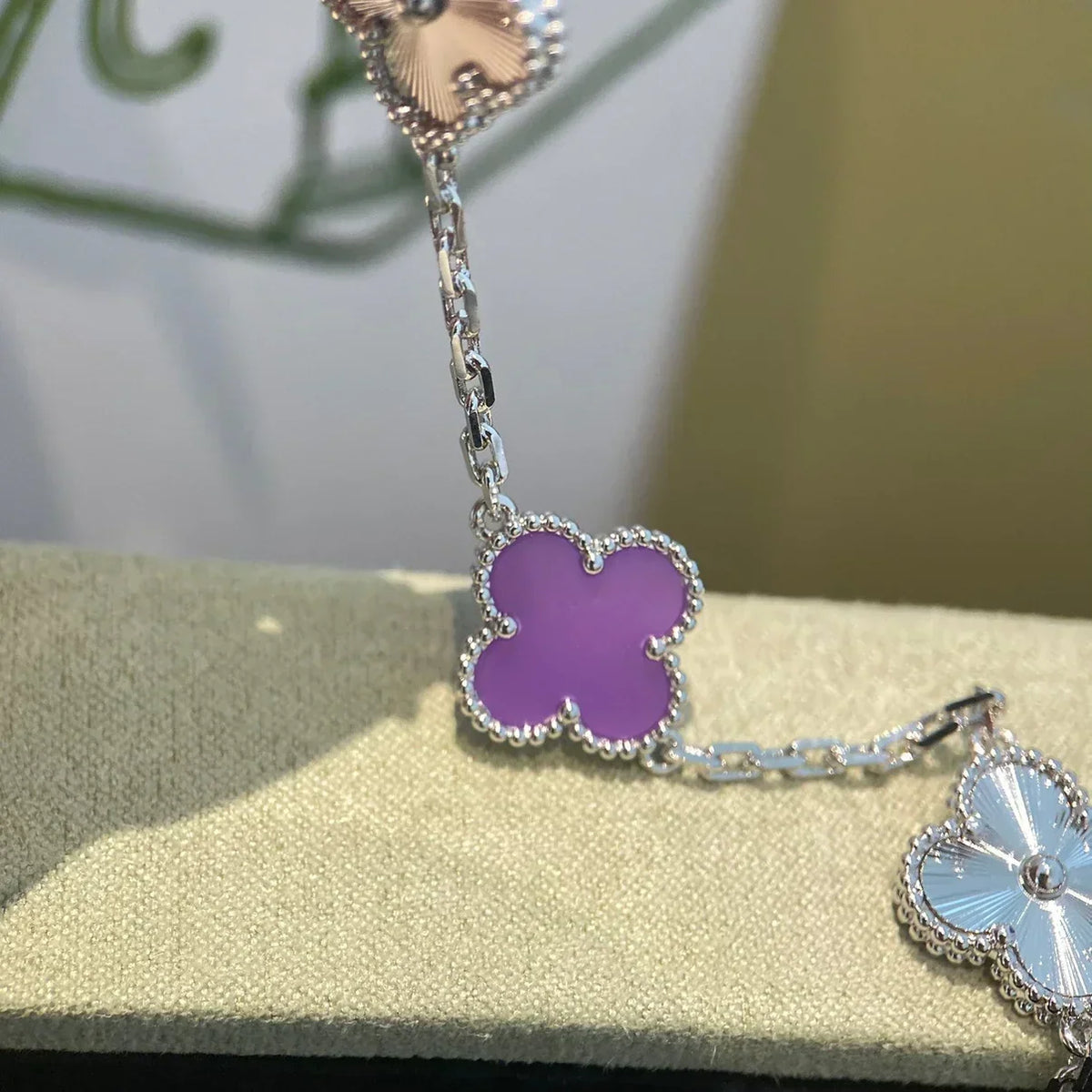 [Elowen jewelsry ] CLOVER 5 MOTIF VIOLET BRACELET COLLECTION