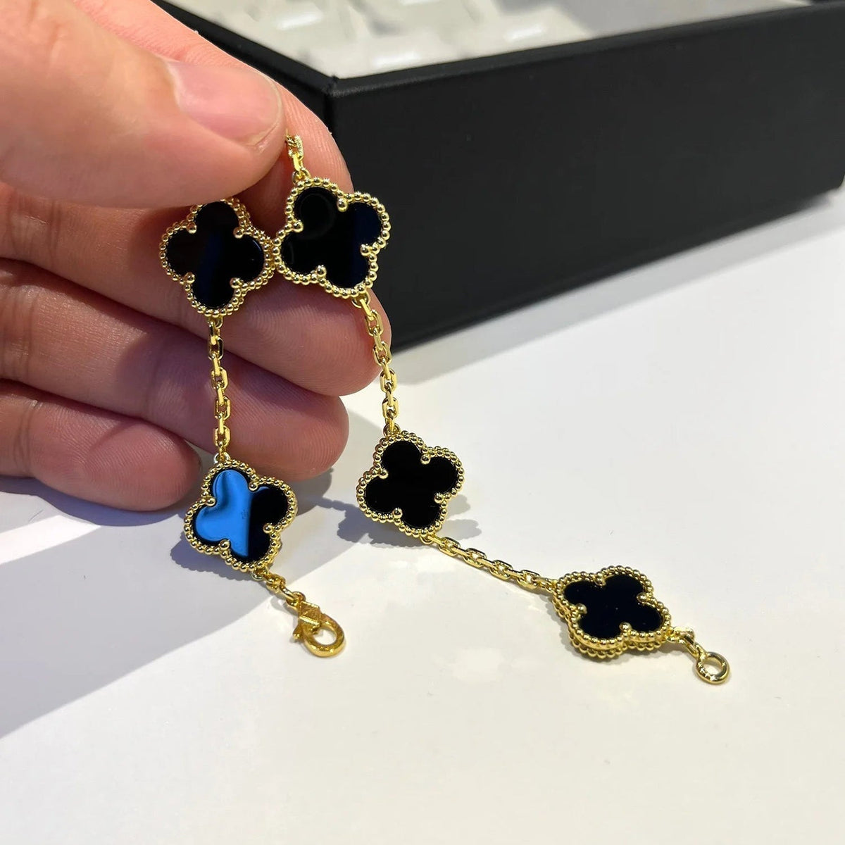 [Elowen Schmuck] CLOVER 5-MOTIV ONYX ARMBAND KOLLEKTION
