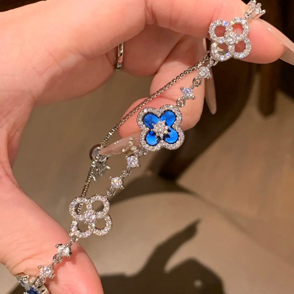 [Elowen jewelsry ]クローバー 5モチーフ ピンク・ブルー・レッド・ホワイト ブレスレット