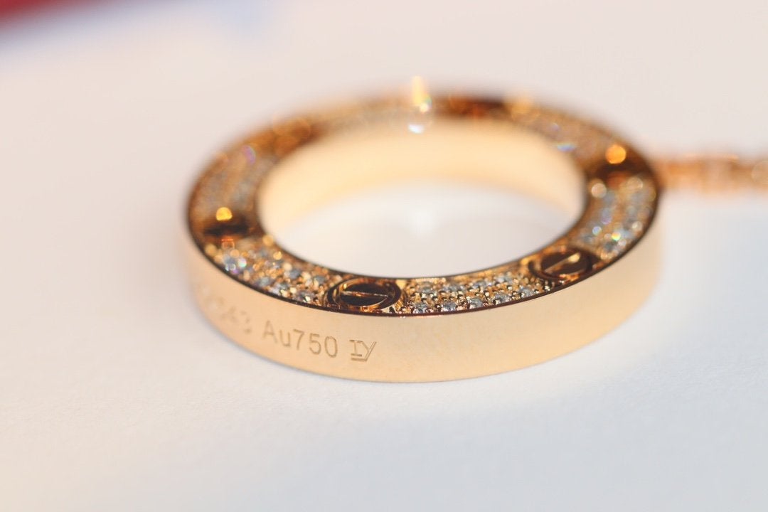 {
  "Elowen jewelsry": "Elowen Schmuck",
  "LOVE NECKLACE ADJUSTABLE ROSE GOLD": "LOVE-HALSKETTE VERSTELLBAR ROSÉGOLD"
}