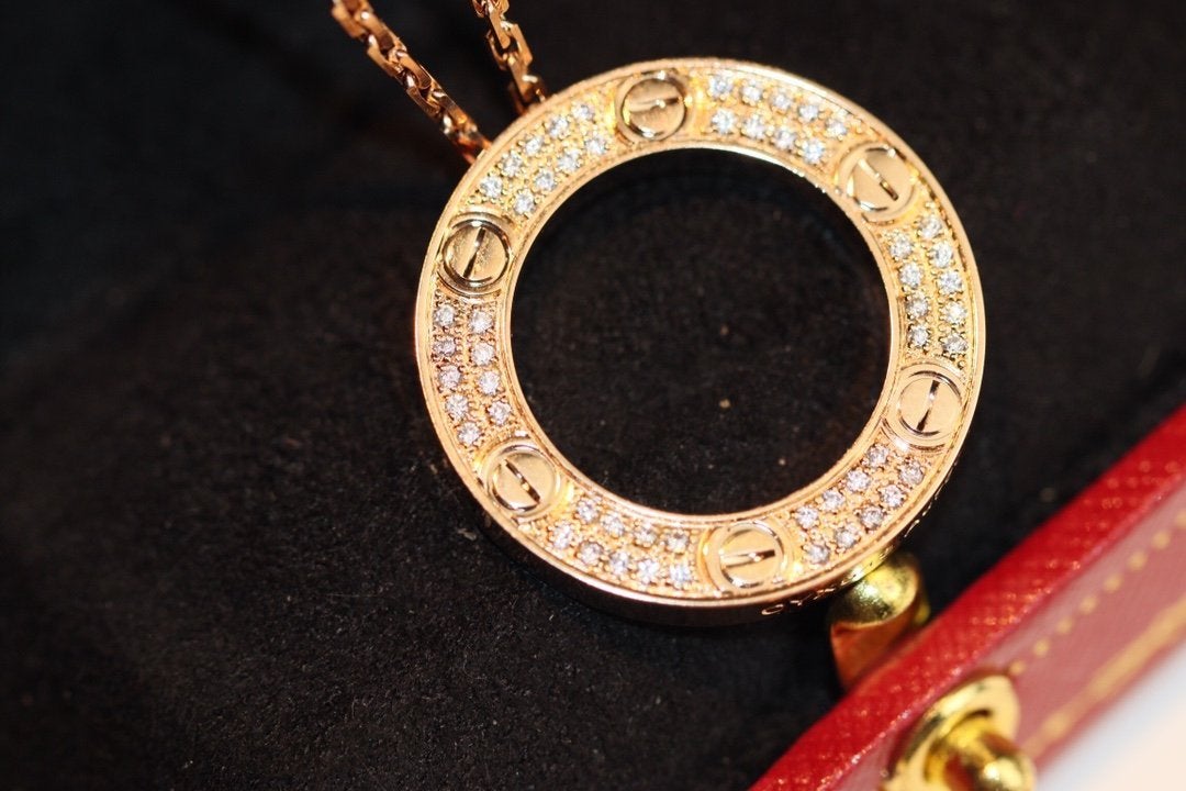 {
  "Elowen jewelsry": "Elowen Schmuck",
  "LOVE NECKLACE ADJUSTABLE ROSE GOLD": "LOVE-HALSKETTE VERSTELLBAR ROSÉGOLD"
}