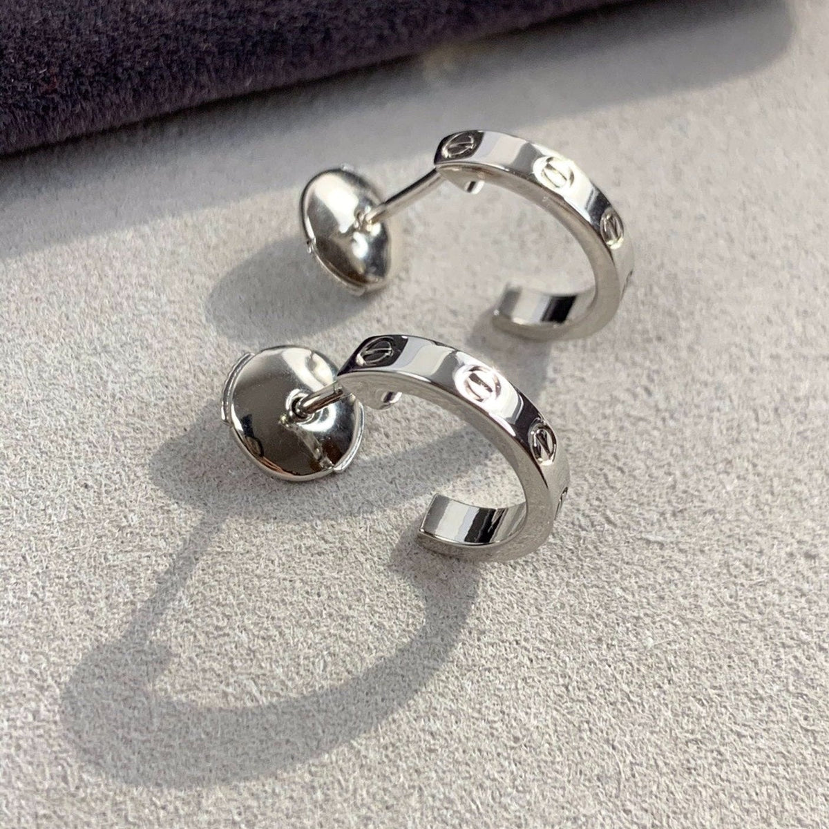 {
  "Elowen jewelsry": "Elowen ジュエリー",
  "LOVE EARRINGS 2.65MM SILVER": "LOVE ピアス 2.65MM シルバー"
}