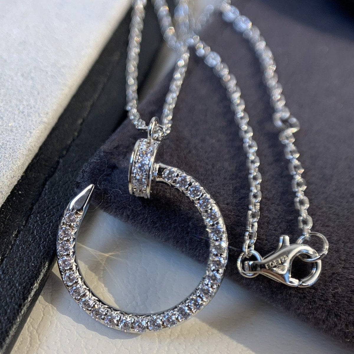 {
  "Elowen jewelsry": "Elowen ジュエリー",
  "JUSTE NECKLACE SILVER DIAMONDS": "JUSTE ネックレス シルバー ダイヤモンド"
}
