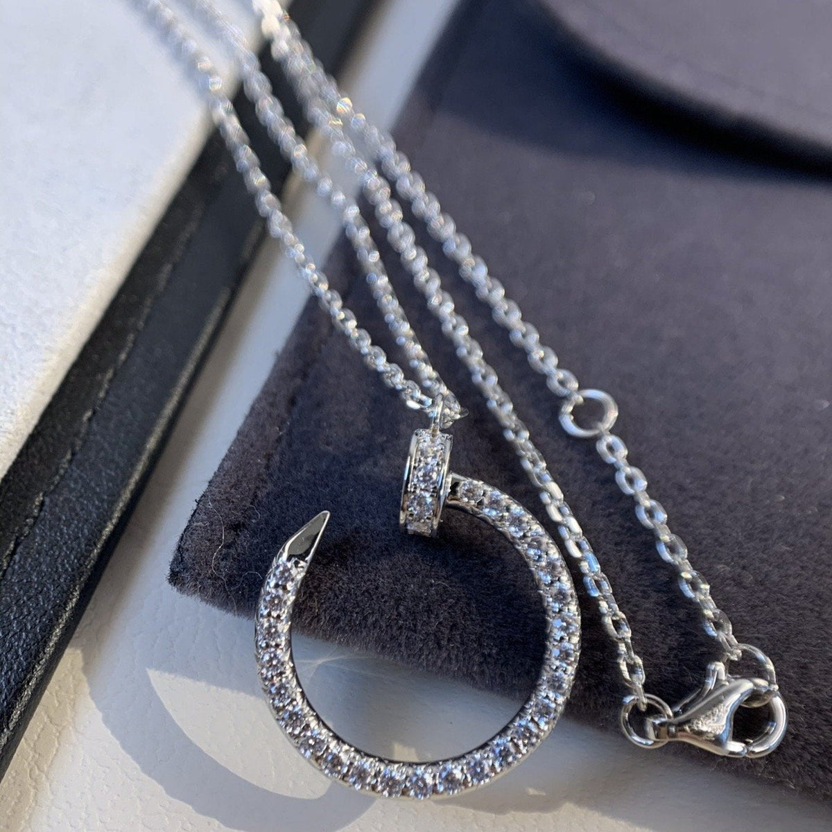{
  "Elowen jewelsry": "Elowen ジュエリー",
  "JUSTE NECKLACE SILVER DIAMONDS": "JUSTE ネックレス シルバー ダイヤモンド"
}