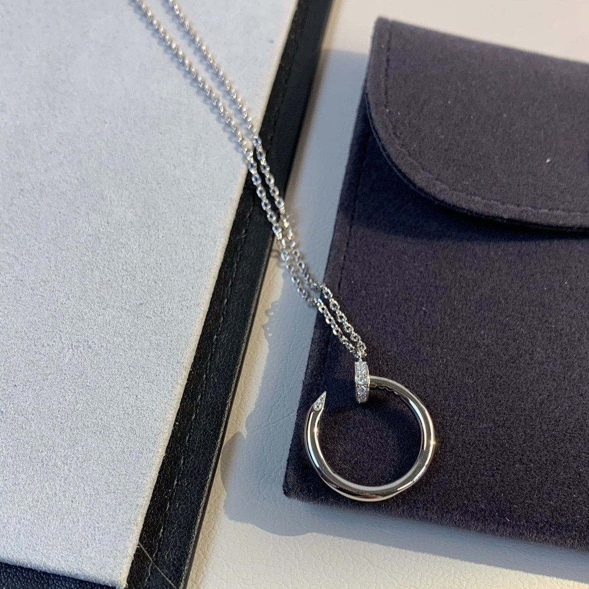 {
  "Elowen jewelsry": "Elowen ジュエリー",
  "JUSTE NECKLACE SILVER": "JUSTE ネックレス シルバー"
}