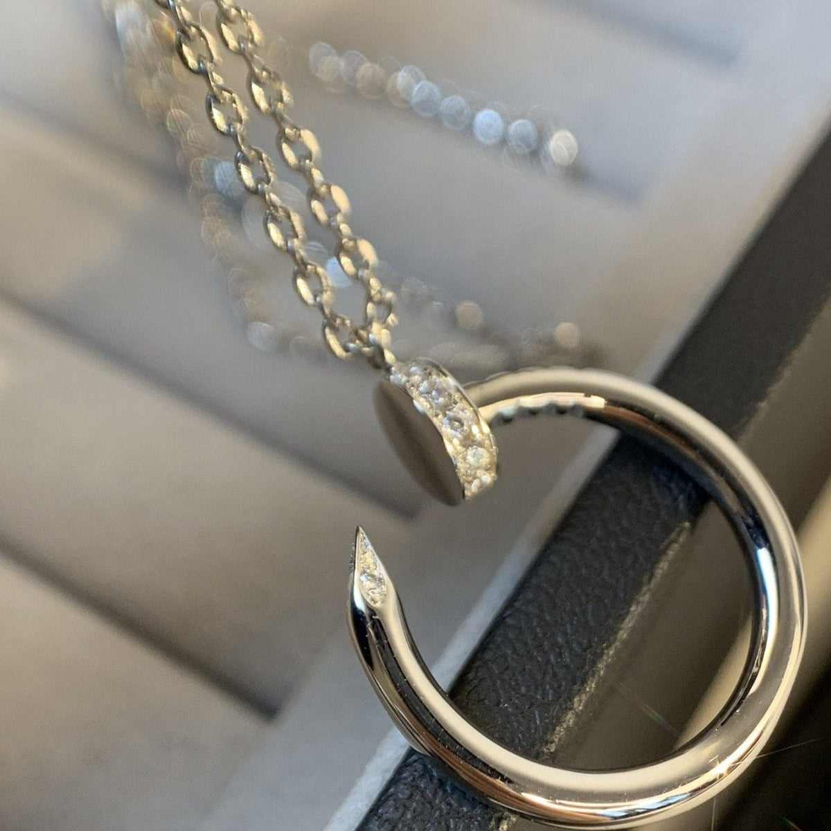 {
  "Elowen jewelsry": "Elowen ジュエリー",
  "JUSTE NECKLACE SILVER": "JUSTE ネックレス シルバー"
}