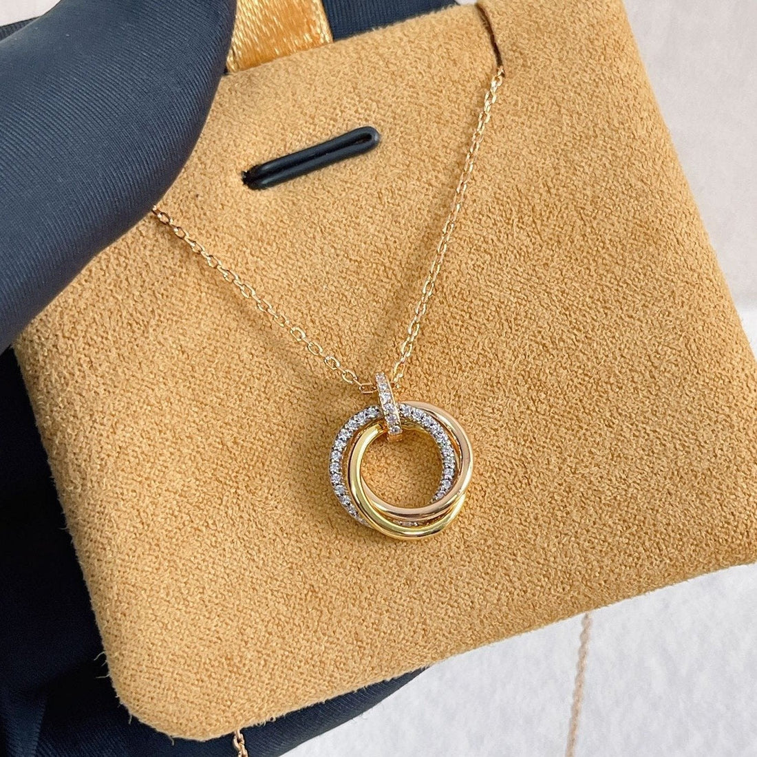 [Elowen jewelsry ]TRINITY NECKLACE SILVER GOLD PINK GOLD DIAMONDS