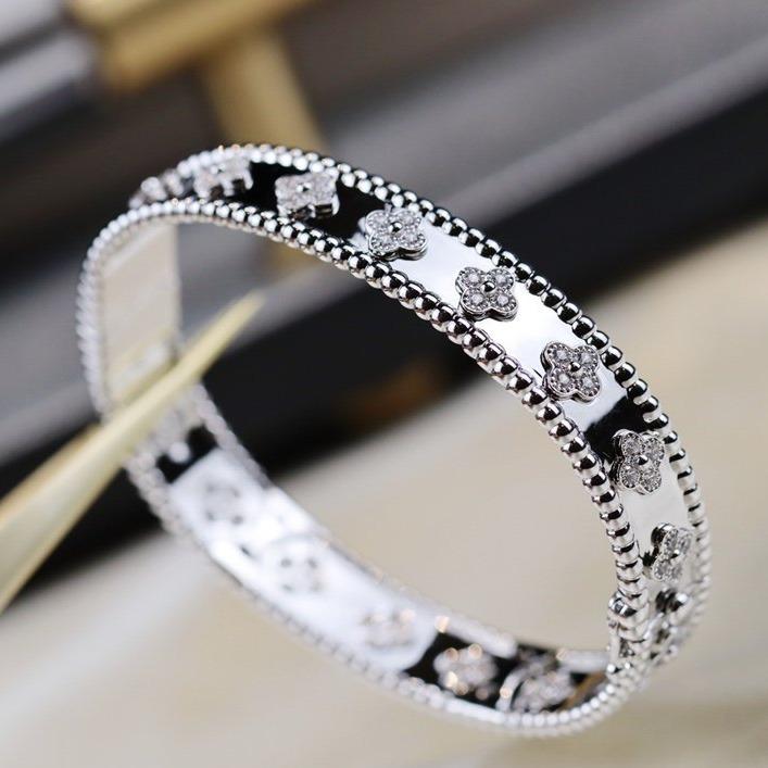 [Elowen jewelsry ]CLOVER BRACELET 8MM DIAMONDS