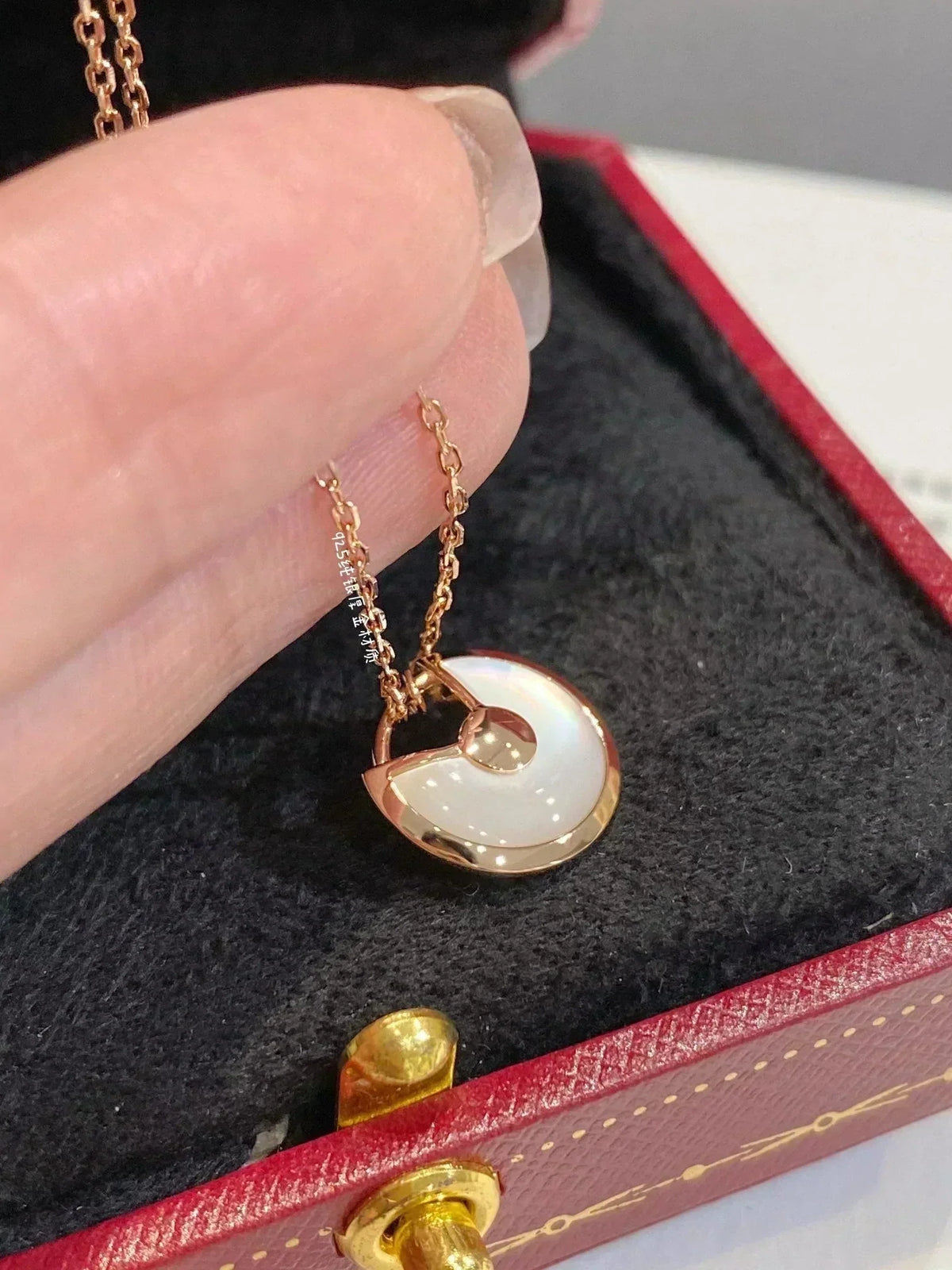 {"Elowen jewelsry": "Elowen ジュエリー", "AMULETTE ROSE GOLD MOP NECKLACE": "アミュレット ローズゴールド マザーオブパール ネックレス"}