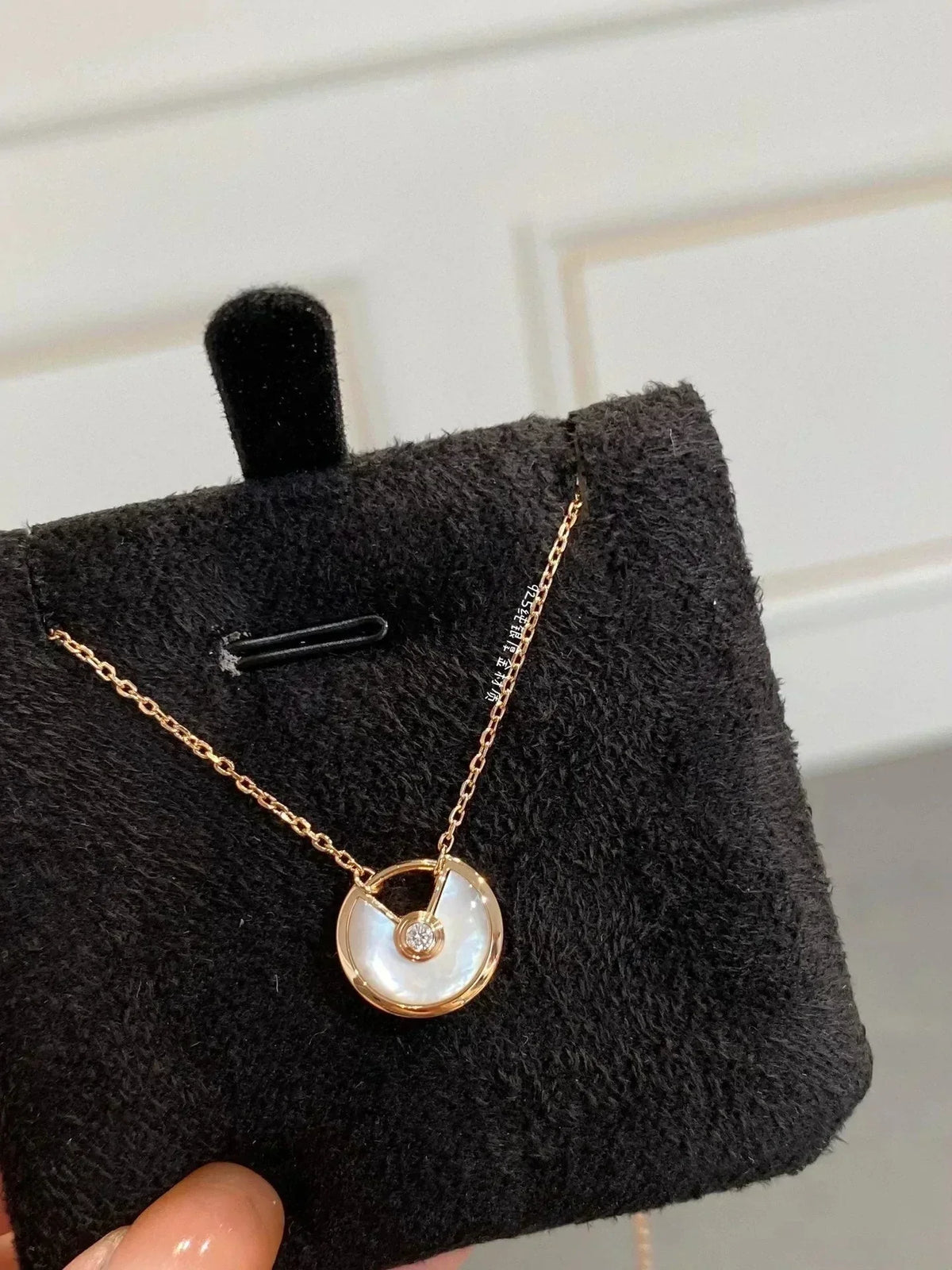 {"Elowen jewelsry": "Elowen ジュエリー", "AMULETTE ROSE GOLD MOP NECKLACE": "アミュレット ローズゴールド マザーオブパール ネックレス"}