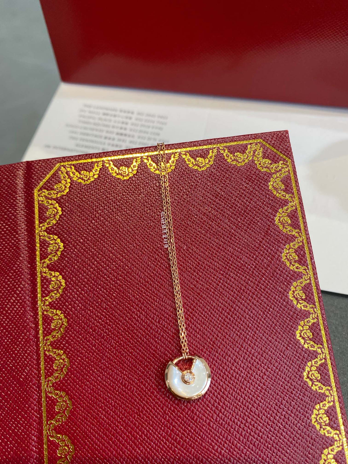 {"Elowen jewelsry": "Elowen ジュエリー", "AMULETTE ROSE GOLD MOP NECKLACE": "アミュレット ローズゴールド マザーオブパール ネックレス"}