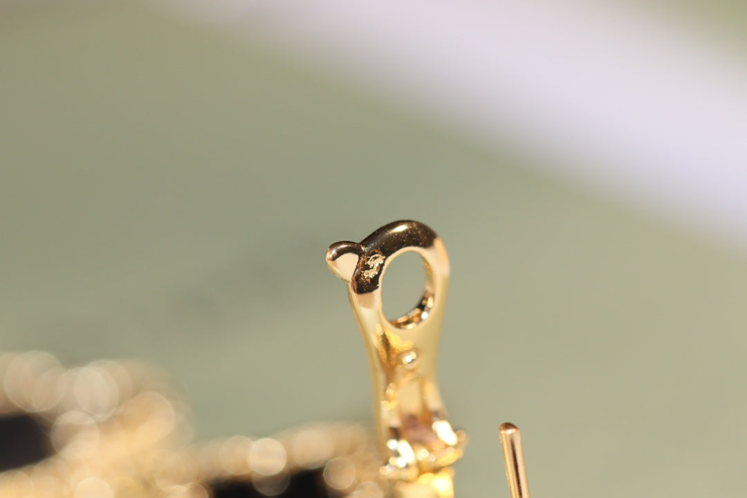 [Elowen jewelry] クローバーピアス ゴールド オニキス マザーオブパール 3モチーフ