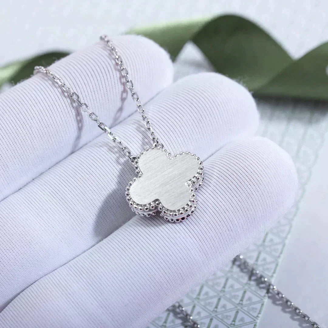 [Elowen Schmuck] CLOVER 15MM DIAMANT LASER HALSKETTE SILBER