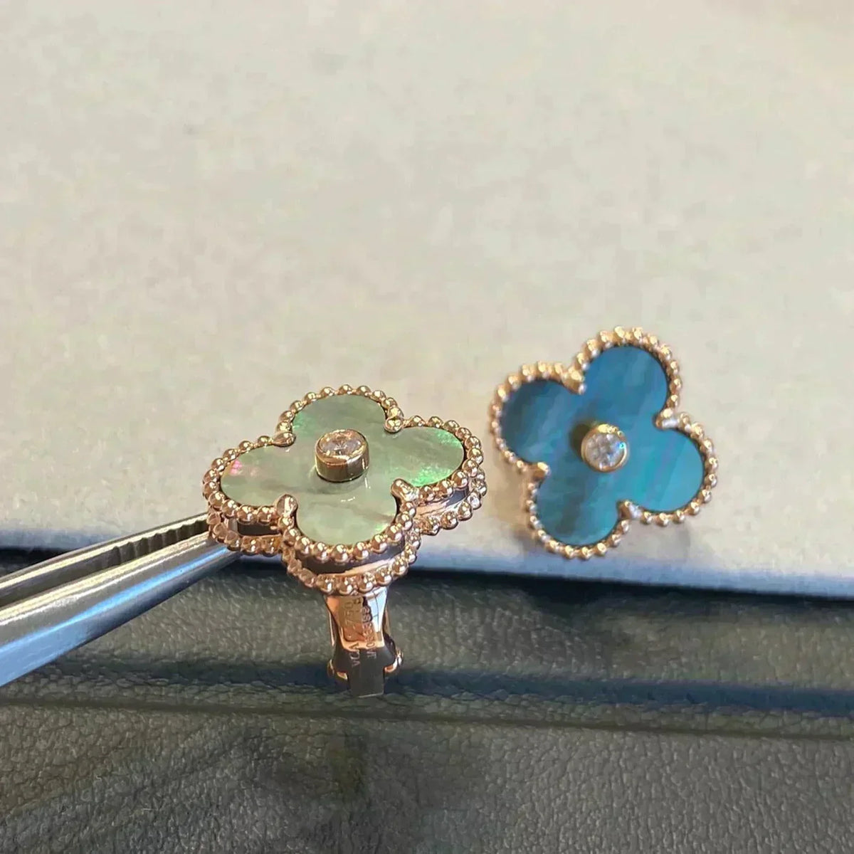 [Elowen jewelsry ]CLOVER MEDIUM 1 MOTIFS GRAY MOP  DIAMOND EARRINGS