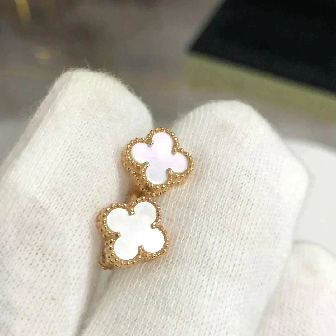 [Elowen jewelsry ]CLOVER MINI 9.5MM WHITE MOP EARRINGS