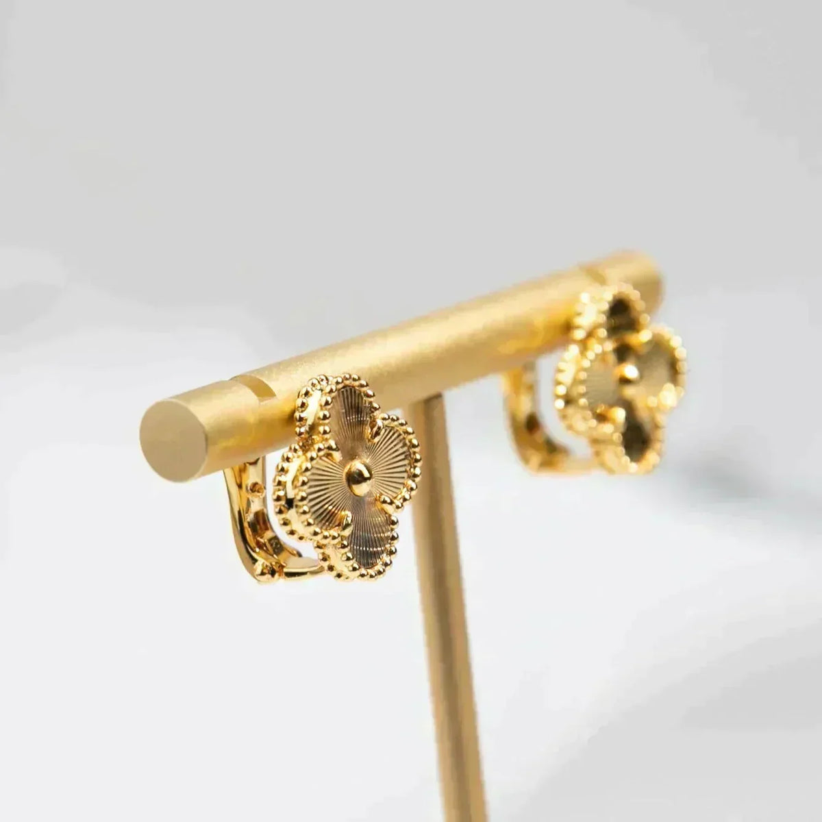 [Elowen jewelry] クローバー ミディアム 1モチーフ レーザーピアス