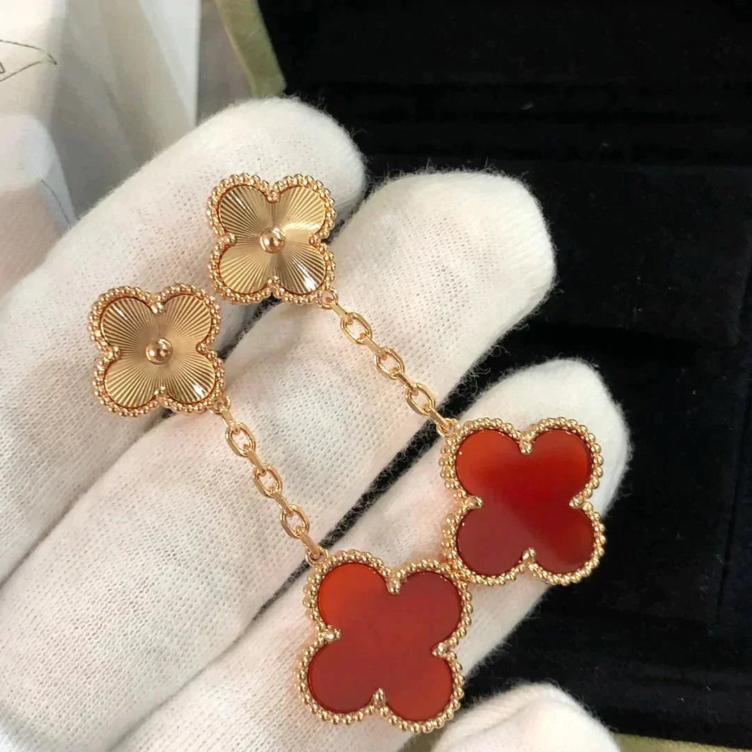 {
  "Elowen jewelsry": "Elowen ジュエリー",
  "CLOVER 2 MOTIF LASER CARNELIAN EARRINGS": "クローバー 2モチーフ レーザーカーネリアン ピアス"
}
