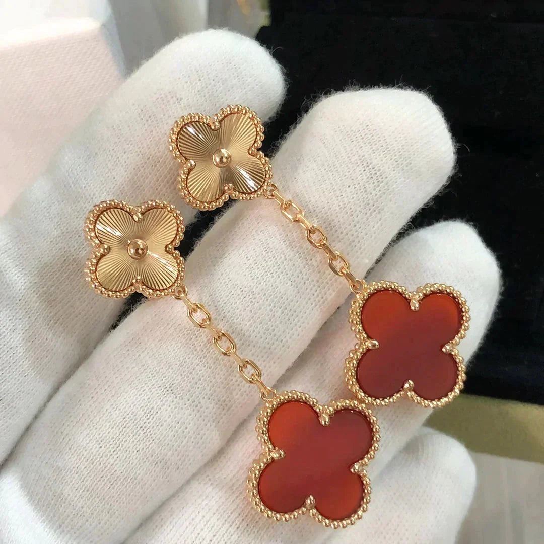 {
  "Elowen jewelsry": "Elowen ジュエリー",
  "CLOVER 2 MOTIF LASER CARNELIAN EARRINGS": "クローバー 2モチーフ レーザーカーネリアン ピアス"
}