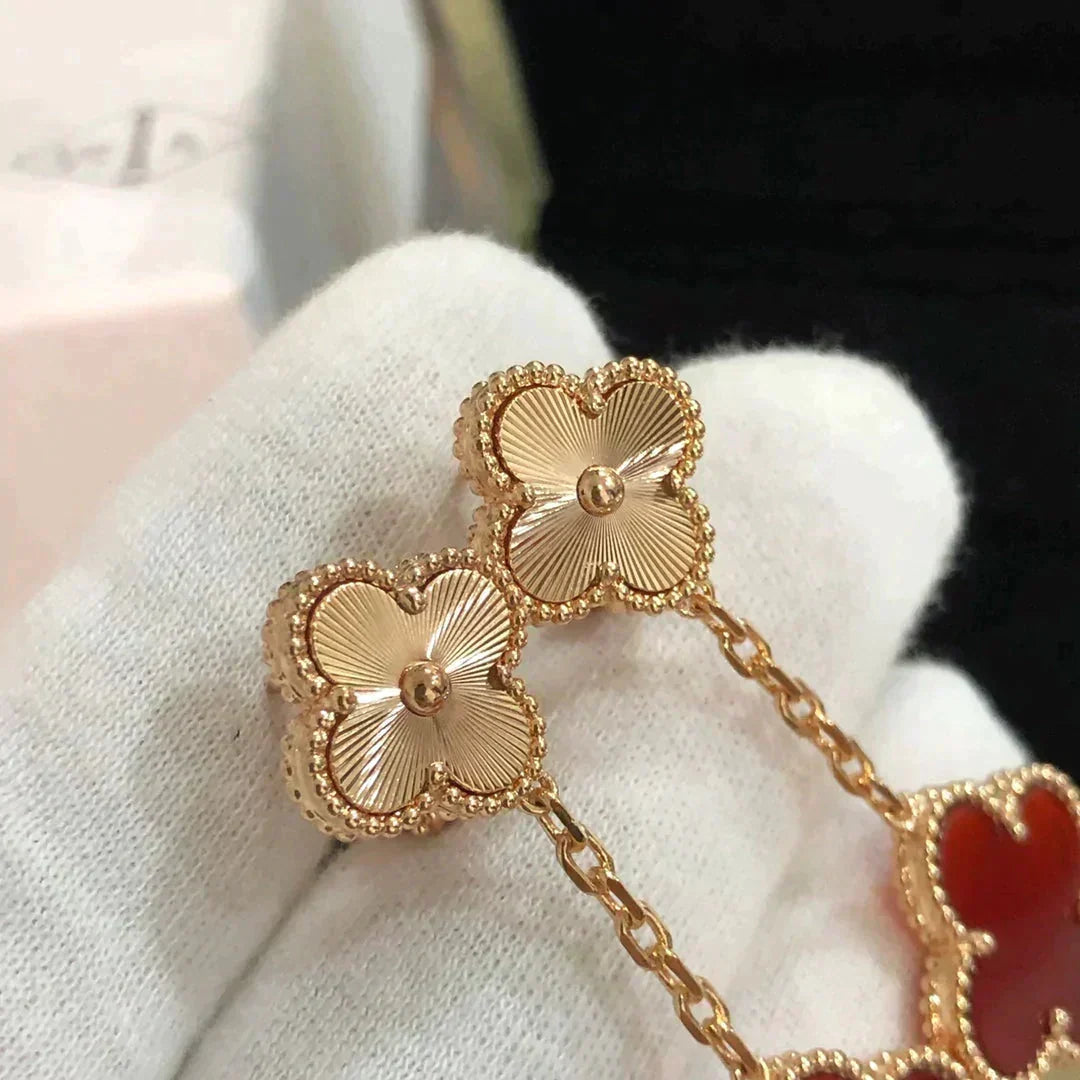{
  "Elowen jewelsry": "Elowen ジュエリー",
  "CLOVER 2 MOTIF LASER CARNELIAN EARRINGS": "クローバー 2モチーフ レーザーカーネリアン ピアス"
}