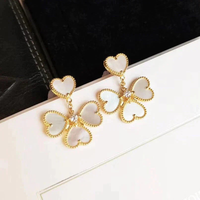 [Elowen jewelsry ]CLOVER SWEET WHITE MOP EARRINGS