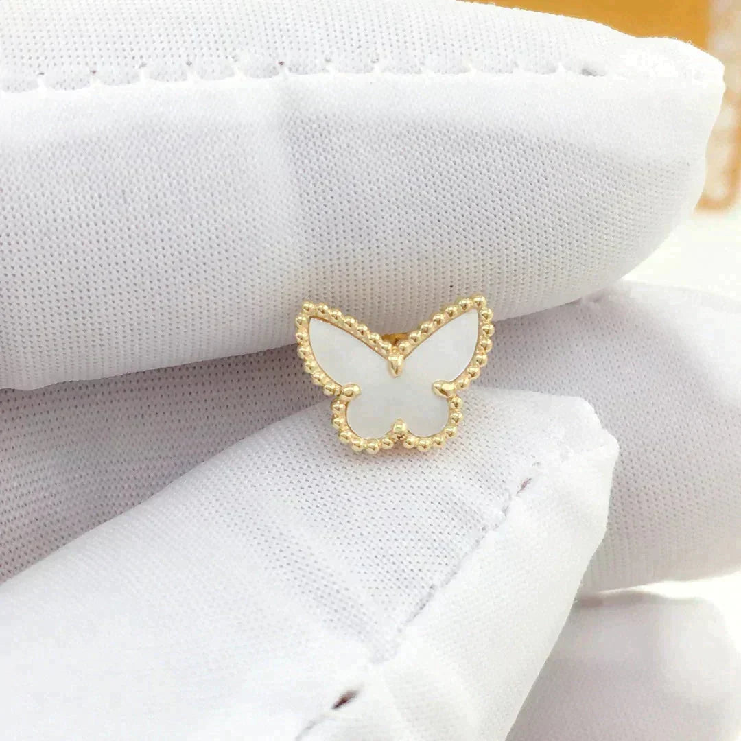 {
  "Elowen jewelsry": "Elowen ジュエリー",
  "SWEET BUTTERFLY MOP EARSTUDS": "スウィートバタフライ MOP ピアス"
}