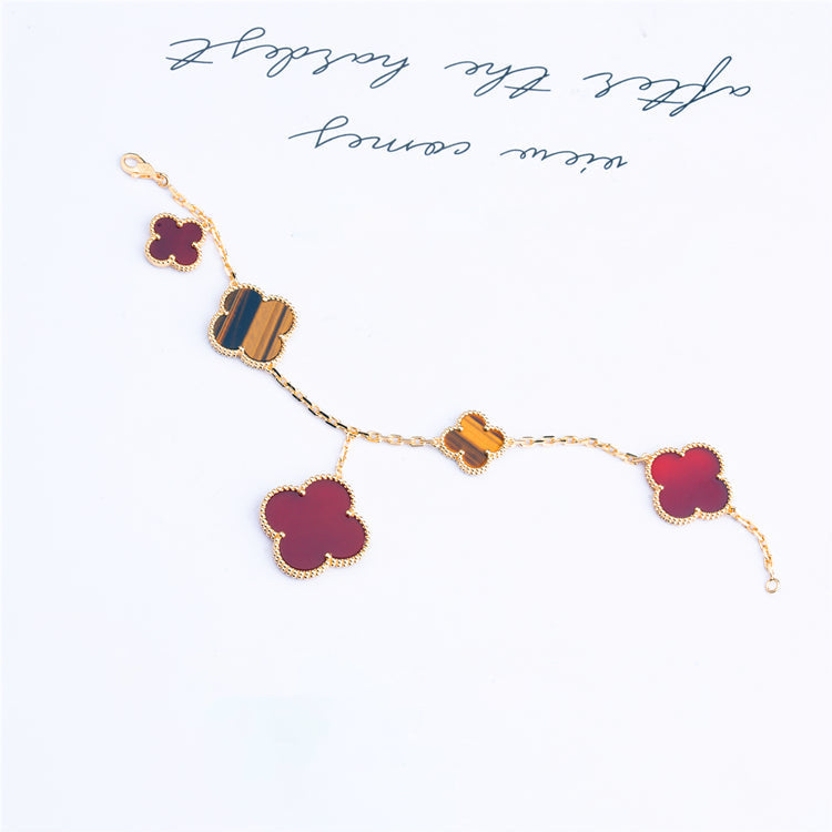 {
  "Elowen jewelsry": "Elowen ジュエリー",
  "CLOVER BRACELET 5 MOTIFS CARNELIAN TIGER EYE": "クローバーブレスレット 5モチーフ カーネリアン タイガーアイ"
}