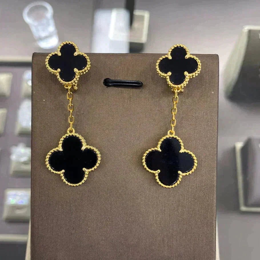{
"Elowen jewelsry ": "Elowen ジュエリー",
"CLOVER 2 MOTIFS  EARRINGS (MULTIPLE CHOICES)": "クローバー 2モチーフ ピアス（選択可）"
}