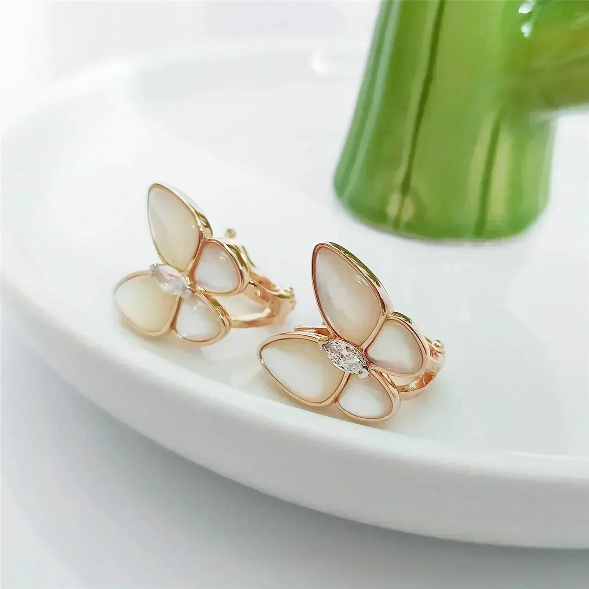 [Elowen jewelsry ]BUTTERFLY MOP DIAMOND EARRINGS