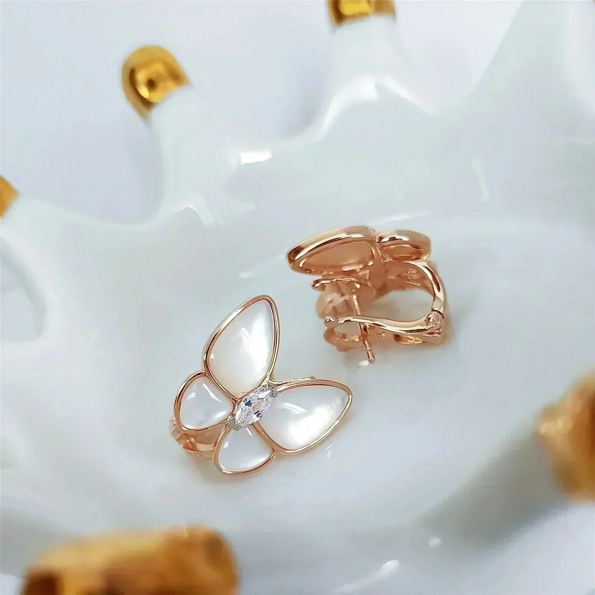 [Elowen jewelsry ]BUTTERFLY MOP DIAMOND EARRINGS