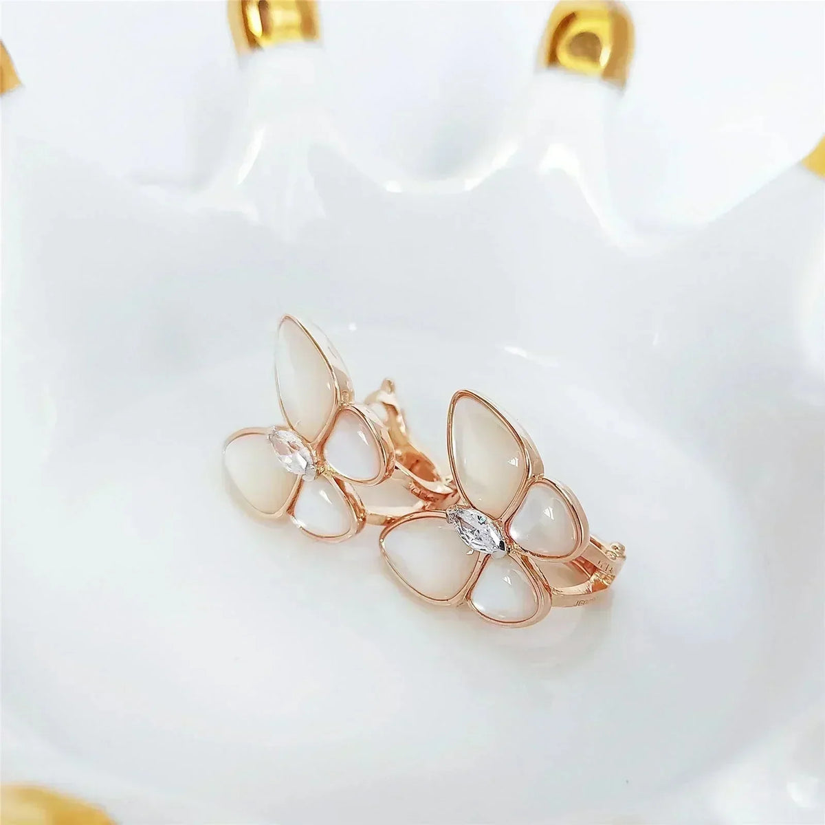 [Elowen jewelsry ]BUTTERFLY MOP DIAMOND EARRINGS
