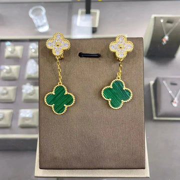 {
  "Elowen jewelsry": "Elowenジュエリー",
  "CLOVER 2 MOTIFS DIAMOND EARRINGS": "クローバー 2モチーフ ダイヤモンドピアス",
  "(MULTIPLE CHOICES": "(選択肢あり"
}
