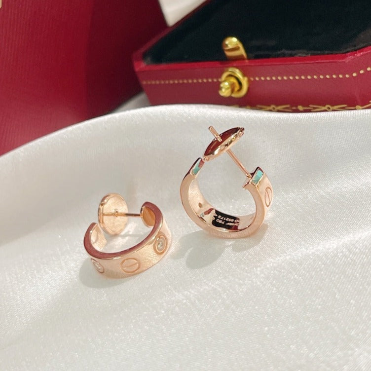 {
  "Elowen jewelsry": "Elowen ジュエリー",
  "LOVE EARRINGS 5.7MM 2 DIAMONDS": "LOVE ピアス 5.7mm ダイヤモンド2石"
}