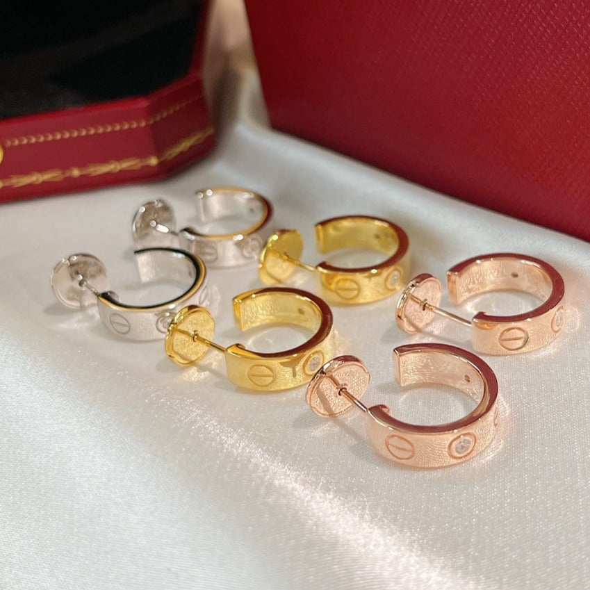 {
  "Elowen jewelsry": "Elowen ジュエリー",
  "LOVE EARRINGS 5.7MM 2 DIAMONDS": "LOVE ピアス 5.7mm ダイヤモンド2石"
}