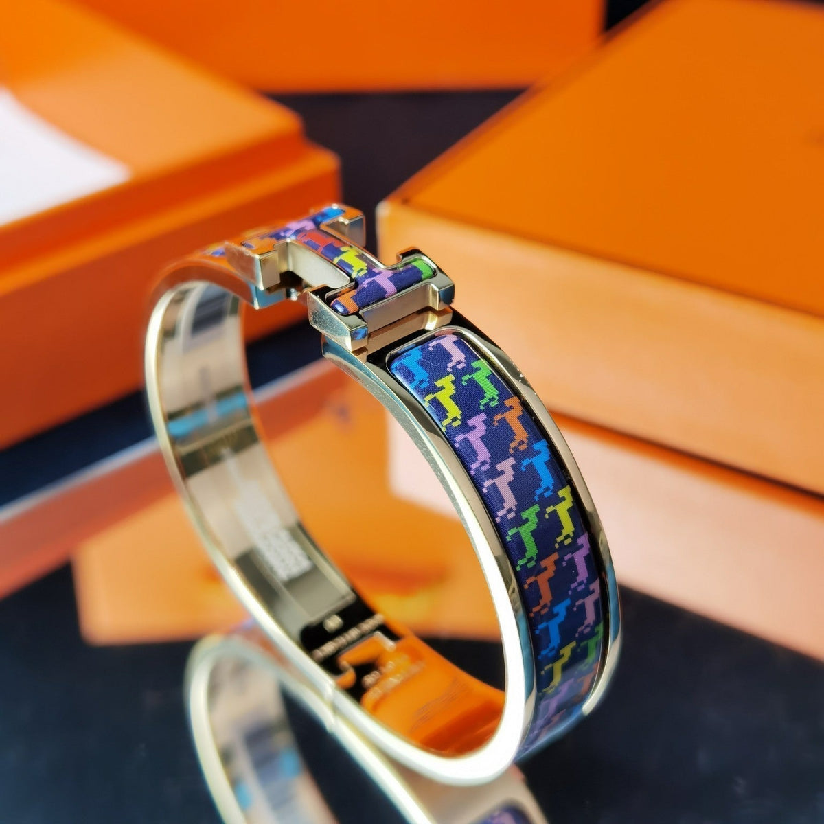 {
"Elowen jewelsry ": "エロウェン・ジュエリー",
"H HORSE BRACELET 12MM": "Hホース ブレスレット 12mm"
}