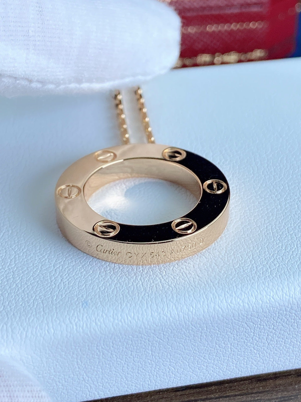 {
  "Elowen jewelsry": "Elowen ジュエリー",
  "LOVE NECKLACE 16MM": "LOVE ネックレス 16mm"
}