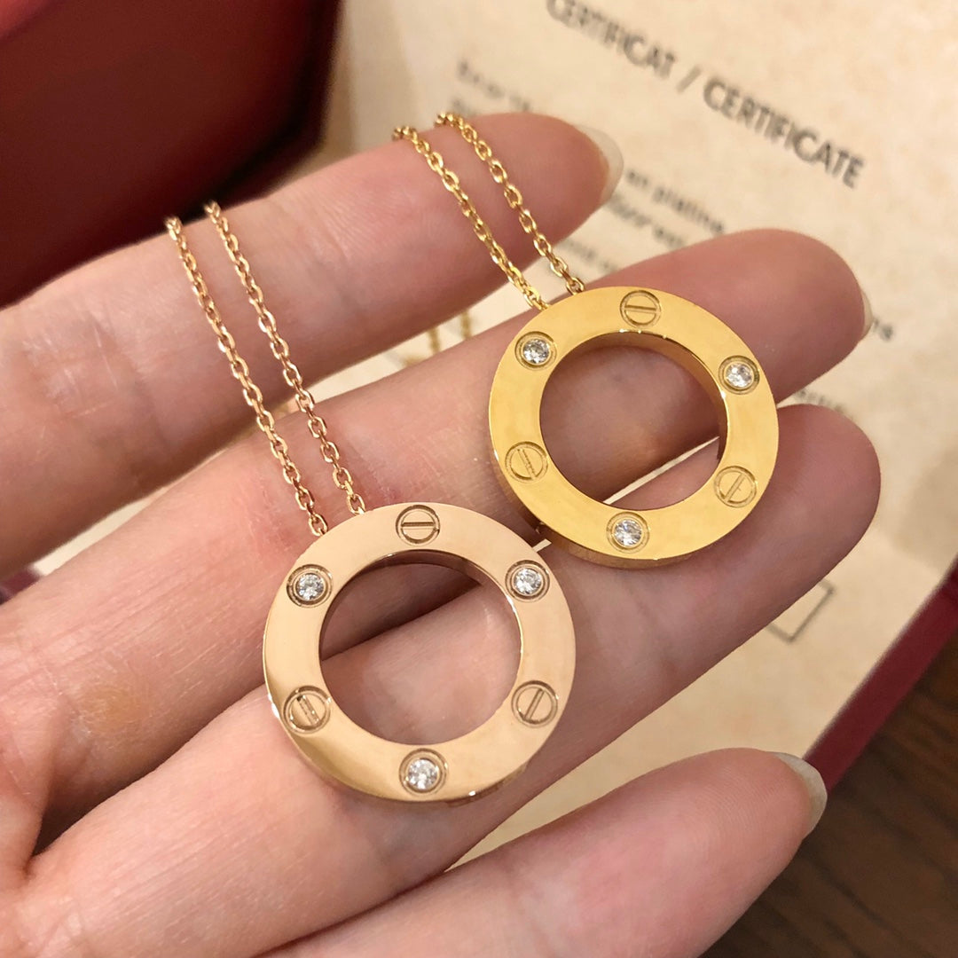 {
  "Elowen jewelsry": "Elowen ジュエリー",
  "LOVE NECKLACE 16MM 3 DIAMONDS": "LOVE ネックレス 16mm 3ダイヤモンド"
}