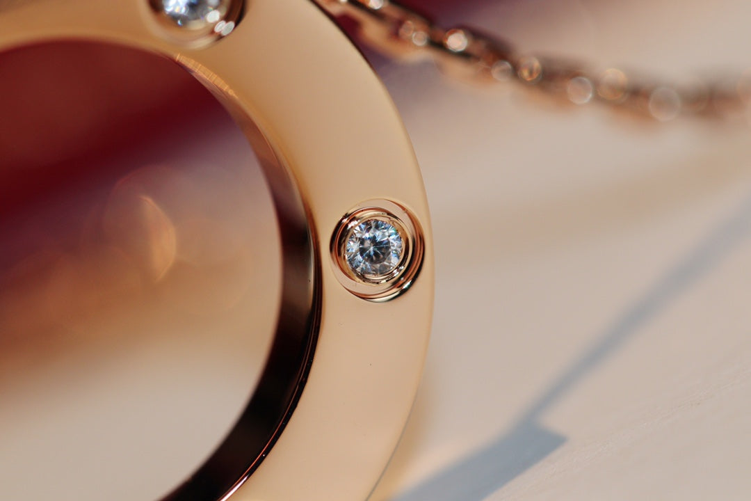{
"Elowen jewelsry ": "Elowen Schmuck ",
"LOVE NECKLACE 16MM 6 DIAMONDS PINK GOLD": "LOVE HALSKETTE 16MM 6 DIAMANTEN ROSÉGOLD"
}