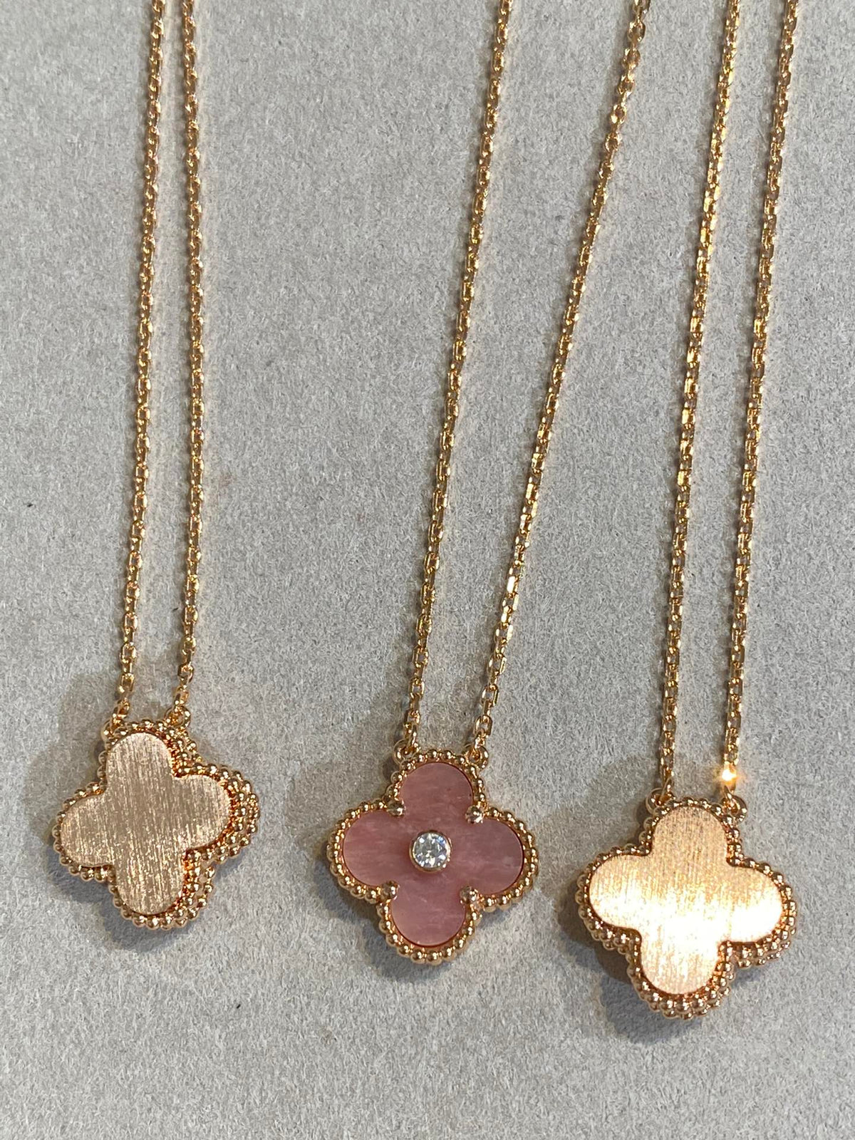 {
  "Elowen jewelsry": "Elowen ジュエリー",
  "CLOVER 15MM DIAMOND RHODONITE NECKLACE": "クローバー 15MM ダイヤモンド ロードナイト ネックレス"
}