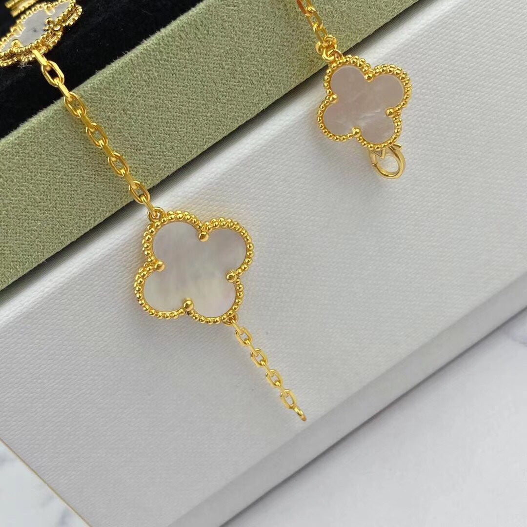 [Elowen jewelsry ]マジッククローバー マザーオブパール ゴールドブレスレット 5モチーフ