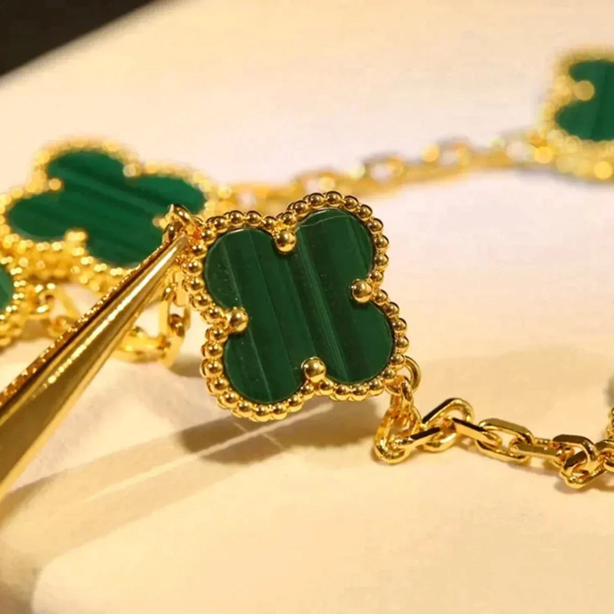 [Elowen Schmuck] CLOVER 5-MOTIV MALACHIT-ARMBAND KOLLEKTION