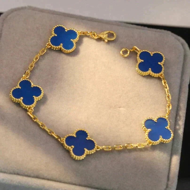 [Elowen Schmuck] CLOVER 5-MOTIV ARMBAND KOLLEKTION AUS BLAUEM ACHAT
