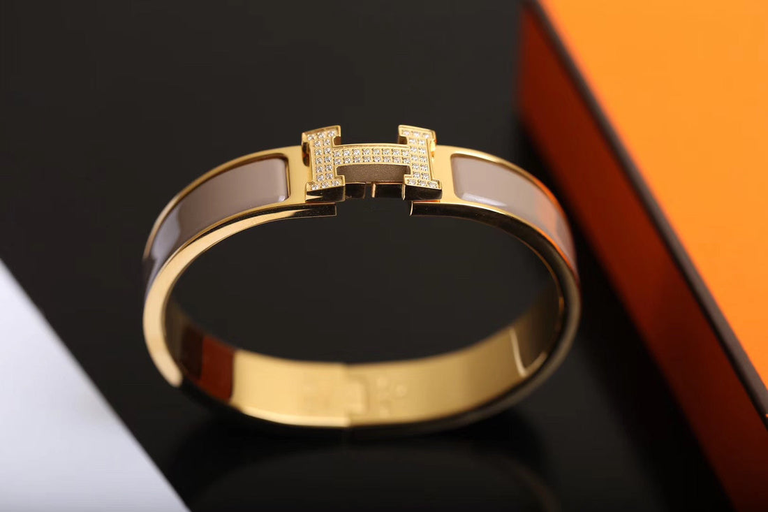 {
  "Elowen jewelsry": "Elowen Schmuck",
  "H BRACELET GOLD DIAMOND": "H-ARMBAND GOLD DIAMANT"
}