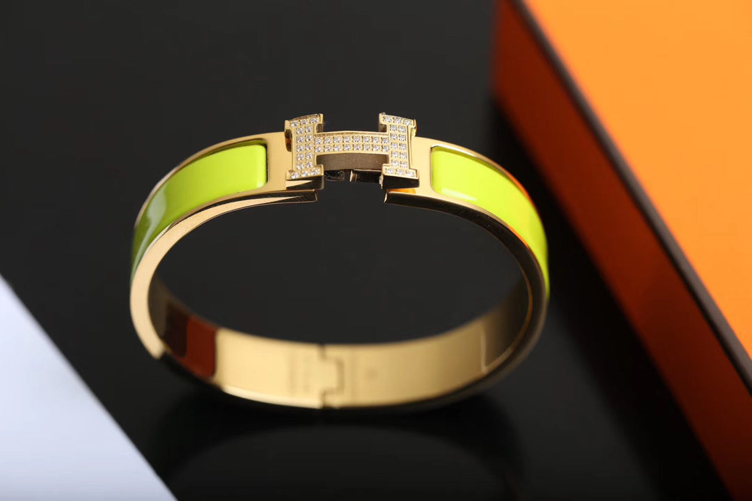 {
  "Elowen jewelsry": "Elowen Schmuck",
  "H BRACELET GOLD DIAMOND": "H-ARMBAND GOLD DIAMANT"
}