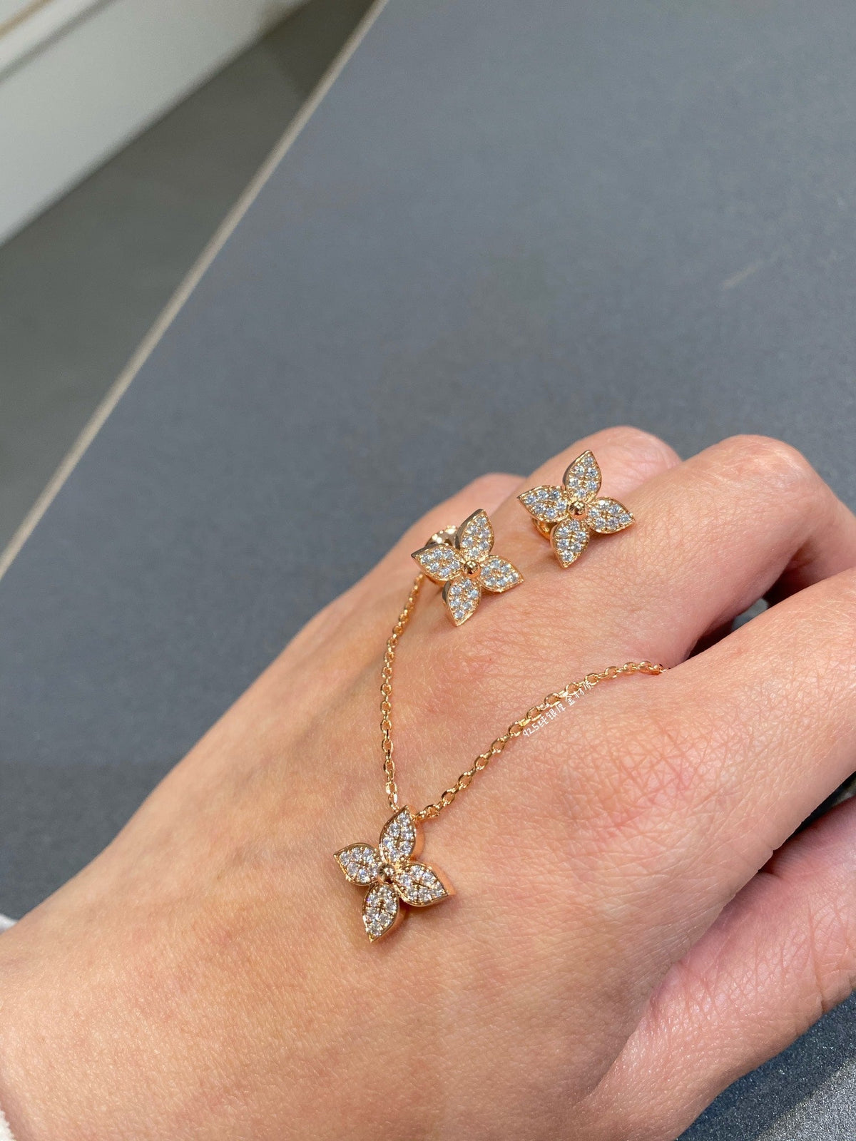 [Elowen jewelsry ]スターダイヤモンドネックレス