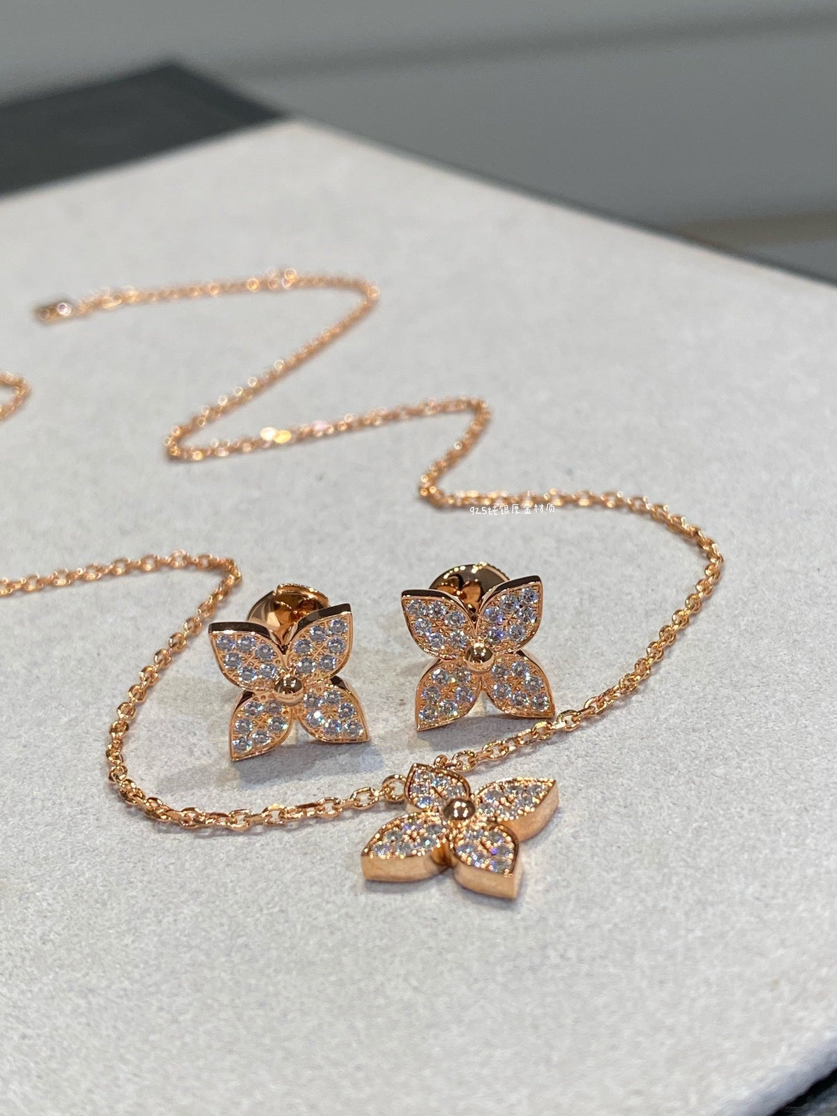 [Elowen jewelsry ]スターダイヤモンドネックレス