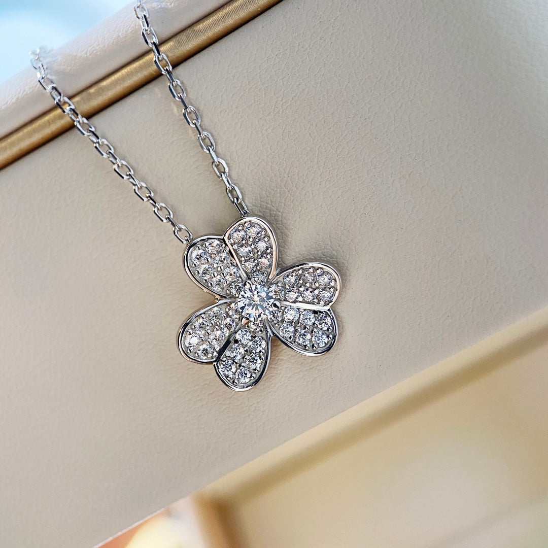 [Elowen jewelsry ]CLOVER DIAMOND NECKLACE SILVER