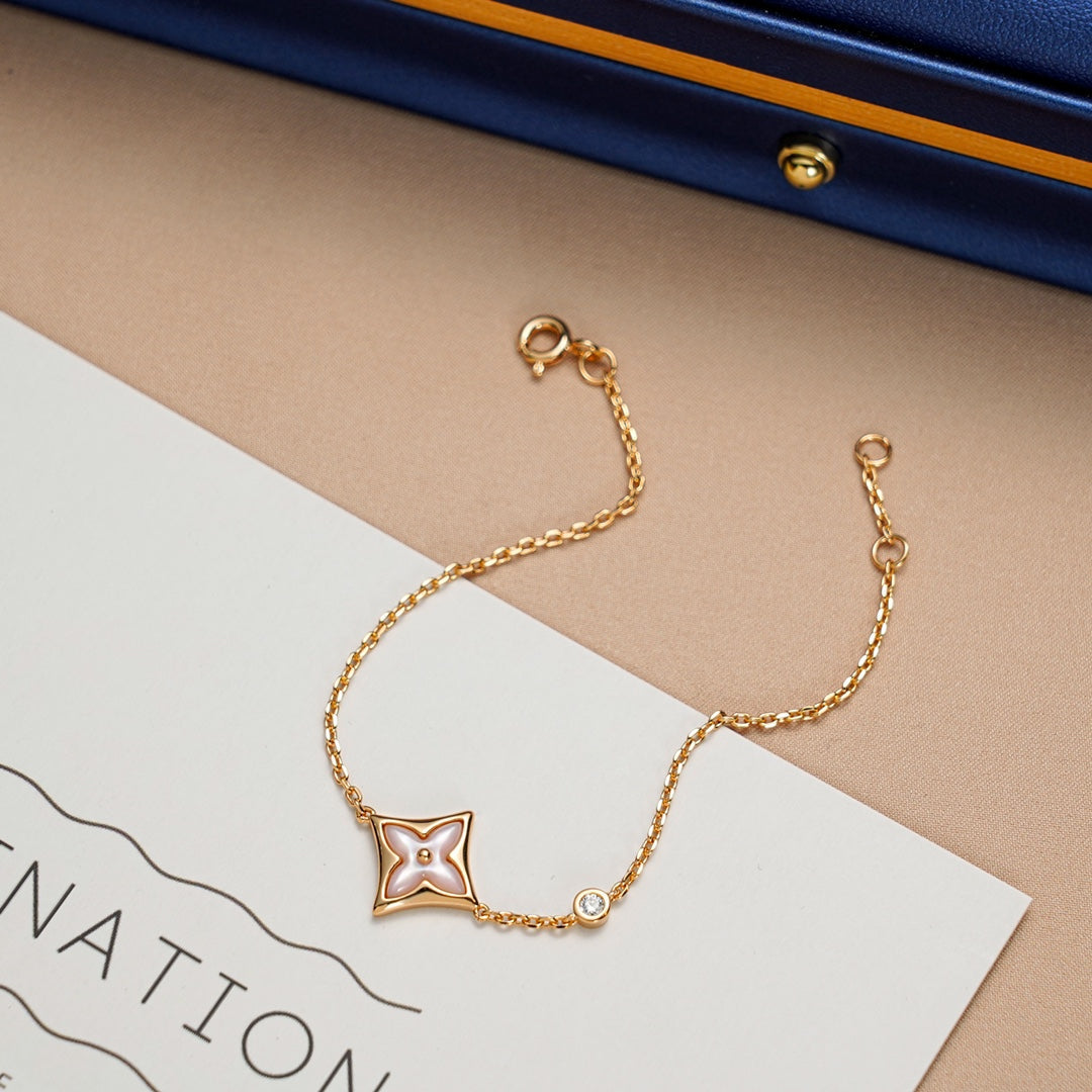 {"Elowen jewelsry": "STAR 1 DIAMANT ARMBAND ROSÉGOLD"}